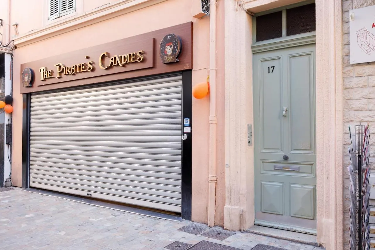 Lumiere Yourhosthelper Cannes France